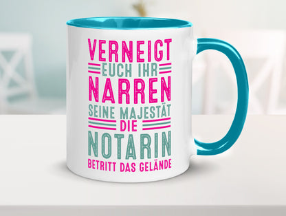 Verneigt euch: Notarin | Juristin lustig Humor Geschenkidee Geschenk Tasse