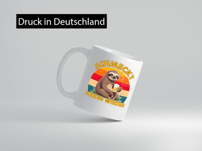 Schmeckt schon wieder | Biertrinker Faultier v2 Geschenk Tierliebhaber Humor