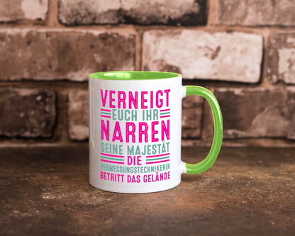 Verneigt euch: Vermessungstechnikerin | Techniker Humor Geschenkidee Tasse