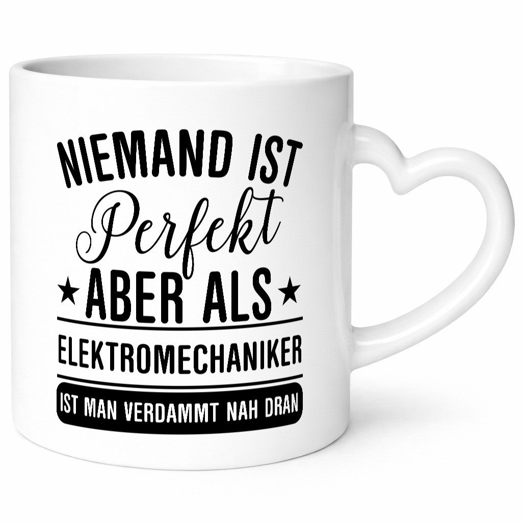 Verdammt nah dran: Elektromechaniker | Mechaniker lustig Humor Geschenkidee Tasse