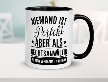 Verdammt nah dran: Rechtsanwältin | Jurstin Anwältin lustiger Spruch Geschenk
