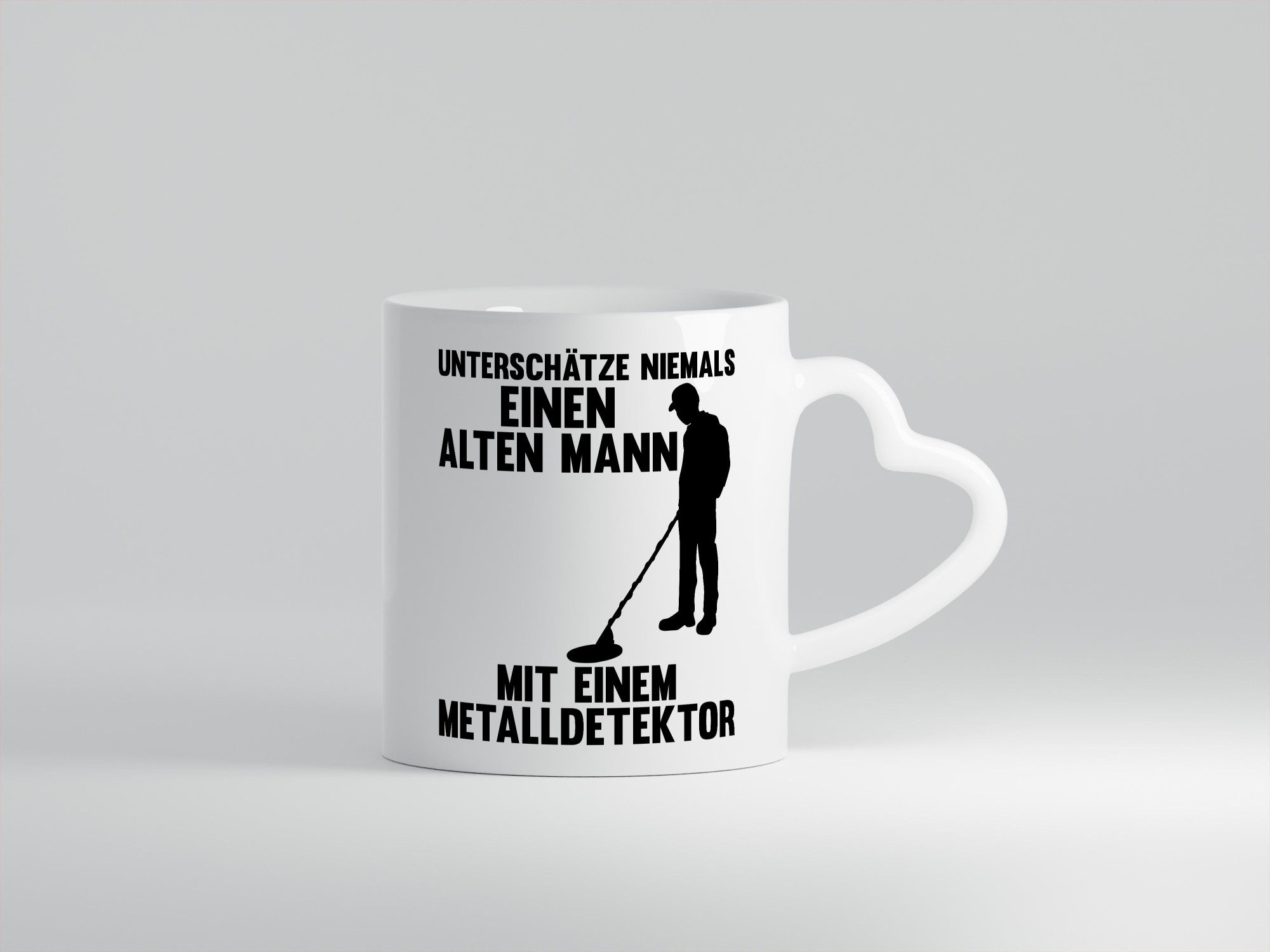 Unterschätze keinen Mann mit Metalldetektor | Geschenkidee Humor Tasse