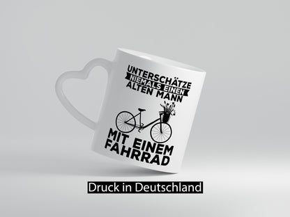 Unterschätze niemals einen Alten mann | Fahrad Fahren Geschenk Humor