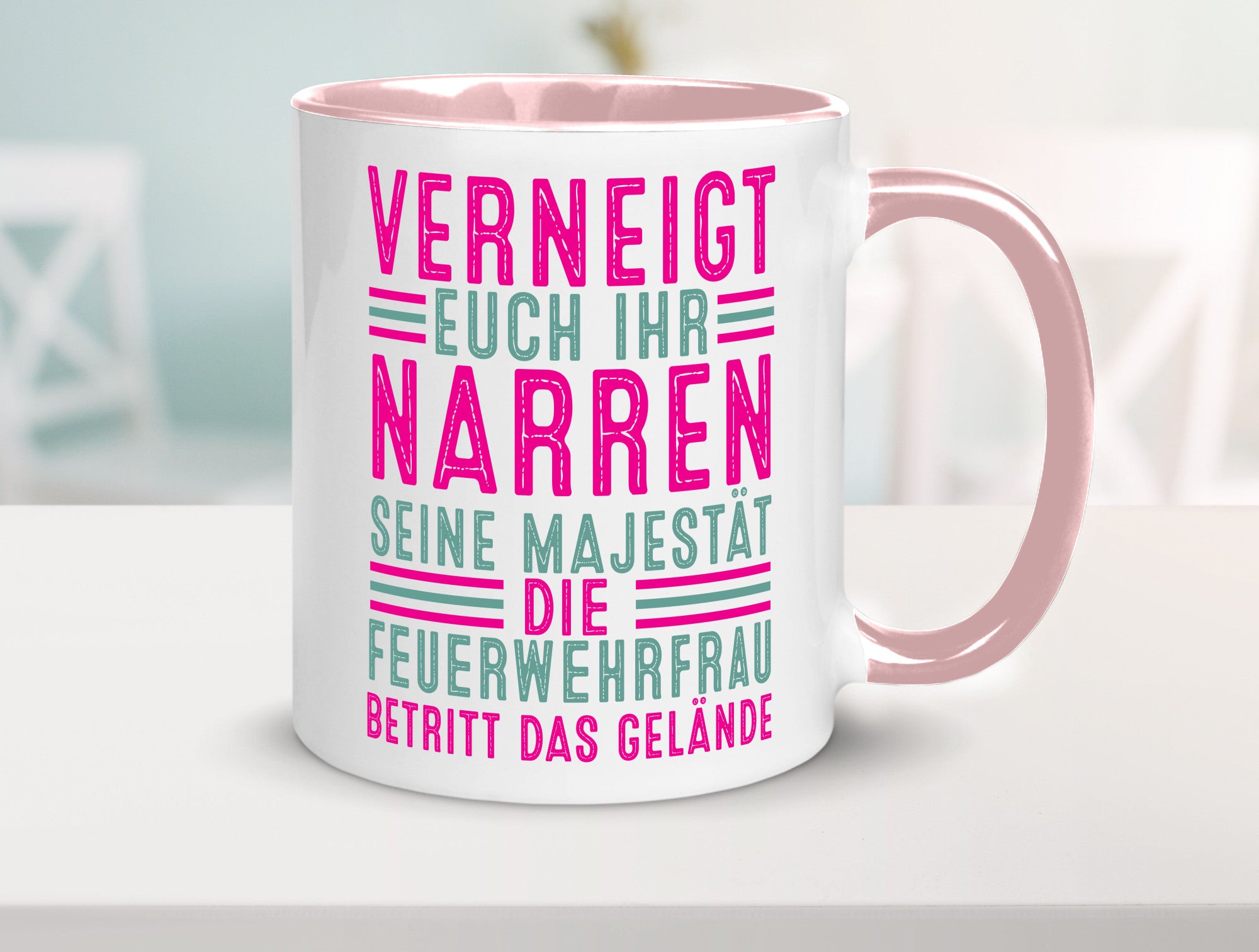 Verneigt euch: Feuerwehrfrau | Feuerwehr v2 Geschenkidee Humor Tasse