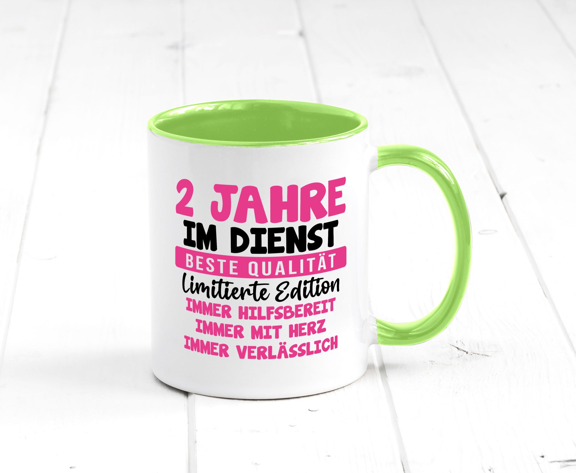 2 Jahre im Dienst | Jubiläum Arbeit v10 lustig Kollegen Büro Geschenk Tasse