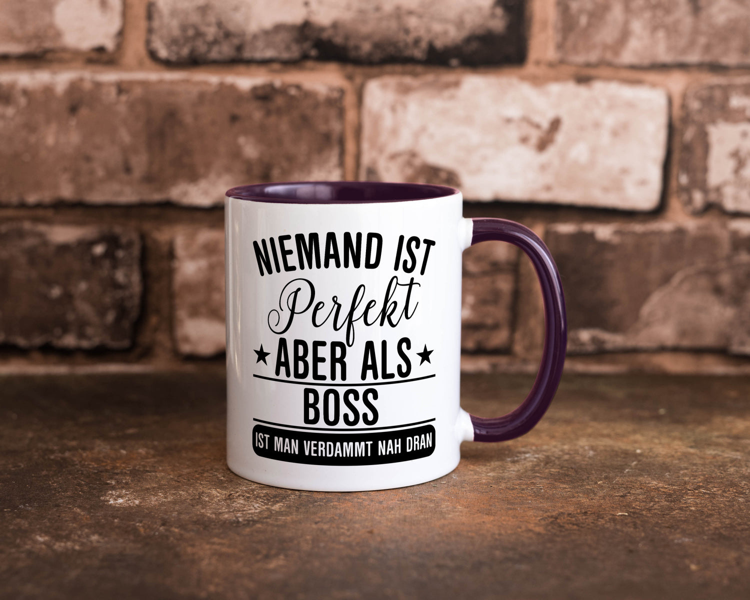 Verdammt nah dran: Boss | Führungskraft Vorgesetzter Humor Geschenkidee Tasse
