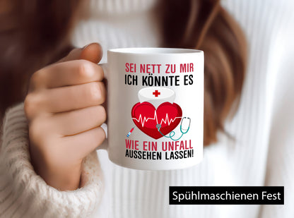 Sei nett zu mir | Krankenschwester Arzt Klinik Spritze lustig Humor