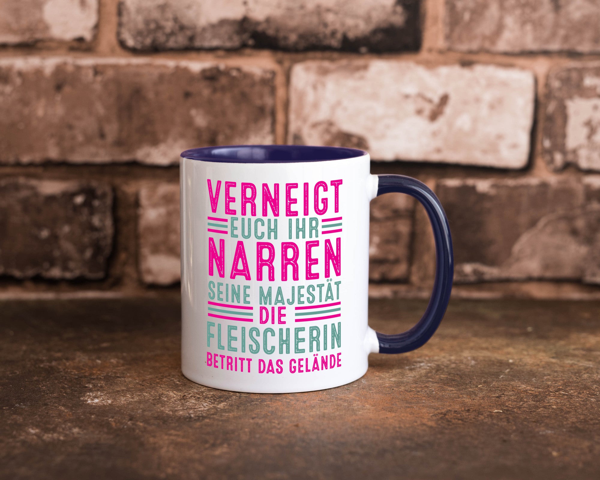 Verneigt euch: Fleischerin | Schlachterei v2 Geschenkidee Humor Tasse