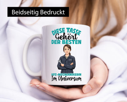 Im Universum: KFZ-Mechanikerin | Mechaniker KFZ lustiger Spruch Geschenk Humor