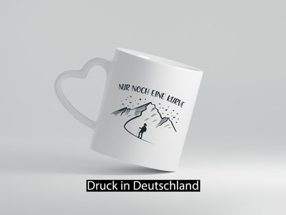 Nur noch eine Kurve | Berge Wanderin Sterne lustig Humor Geschenkidee Geschenk