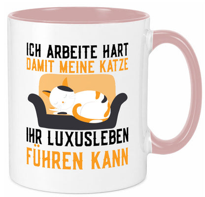 Ich arbeite hart | Luxusleben Humor Katzenliebhaber Geschenkidee Arbeit Tasse