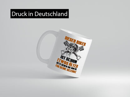 Dieser Biker ist schon älter | öl für die gelenke Geschenkidee Humor Tasse