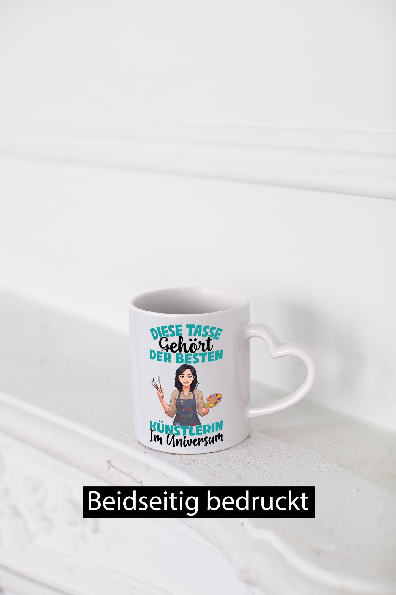 Im Universum: Künstlerin| Kunst Humor Geschenkidee Tasse