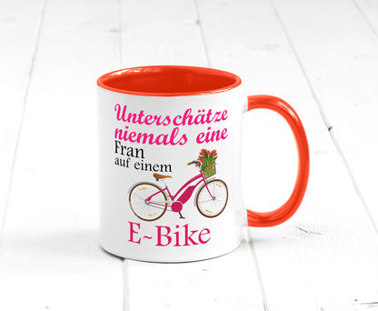 Unterschätze niemals eine Frau | E-Bike Sport Rad fahren lustig Humor