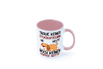 Traue keiner Stuckateurin | Innenausbau lustig Humor Geschenkidee Geschenk Tasse