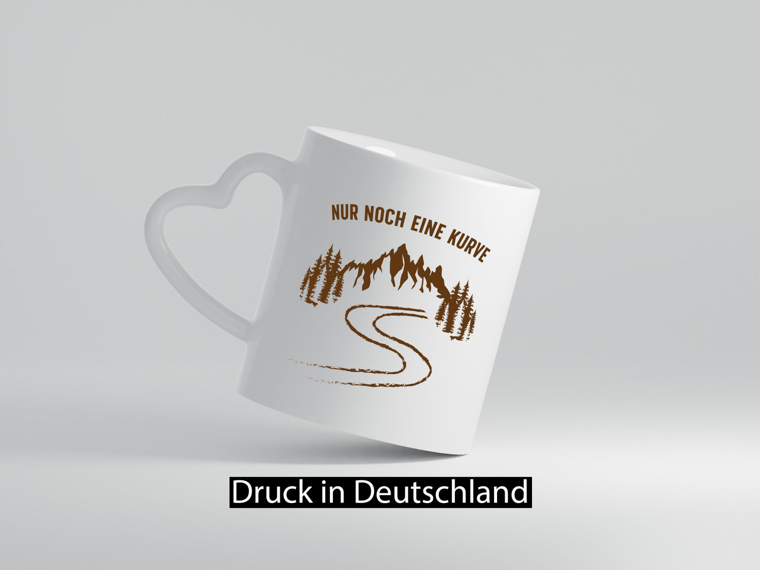 Nur noch eine Kurve | Weg Berge Bäume Geschenkidee Humor Tasse