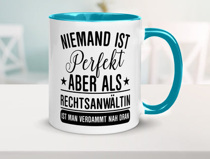 Verdammt nah dran: Rechtsanwältin | Jurstin Anwältin lustiger Spruch Geschenk
