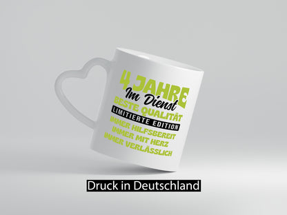 4 Jahre im Dienst | Jubiläum Arbeit v4 Geschenkidee Kollegen Büro Humor Tasse