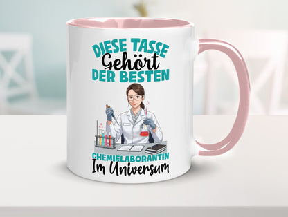 Im Universum: Chemielaborantin | Laborantin Chemie lustiger Spruch Geschenk