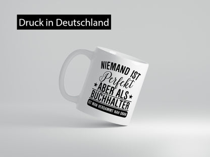 Verdammt nah dran: Buchhalter | Buchhaltung Humor lustiger Spruch Geschenk