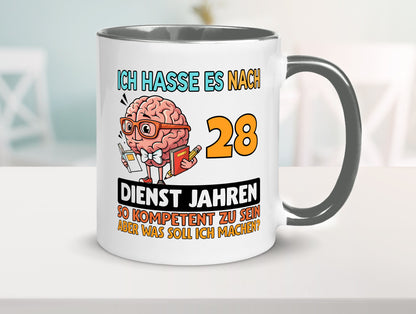 28 Dienstjahre | Arbeit Kompetent Geschenkidee Kollegen Büro Humor Tasse