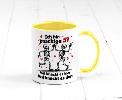 57. Geburtstag | Knackige 57 Ich bin alt lustig Geschenkidee Geschenk Tasse