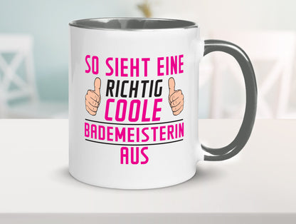 Richtig Coole Bademeisterin | Schwimmmeisterin Geschenk Humor Geschenkidee Tasse