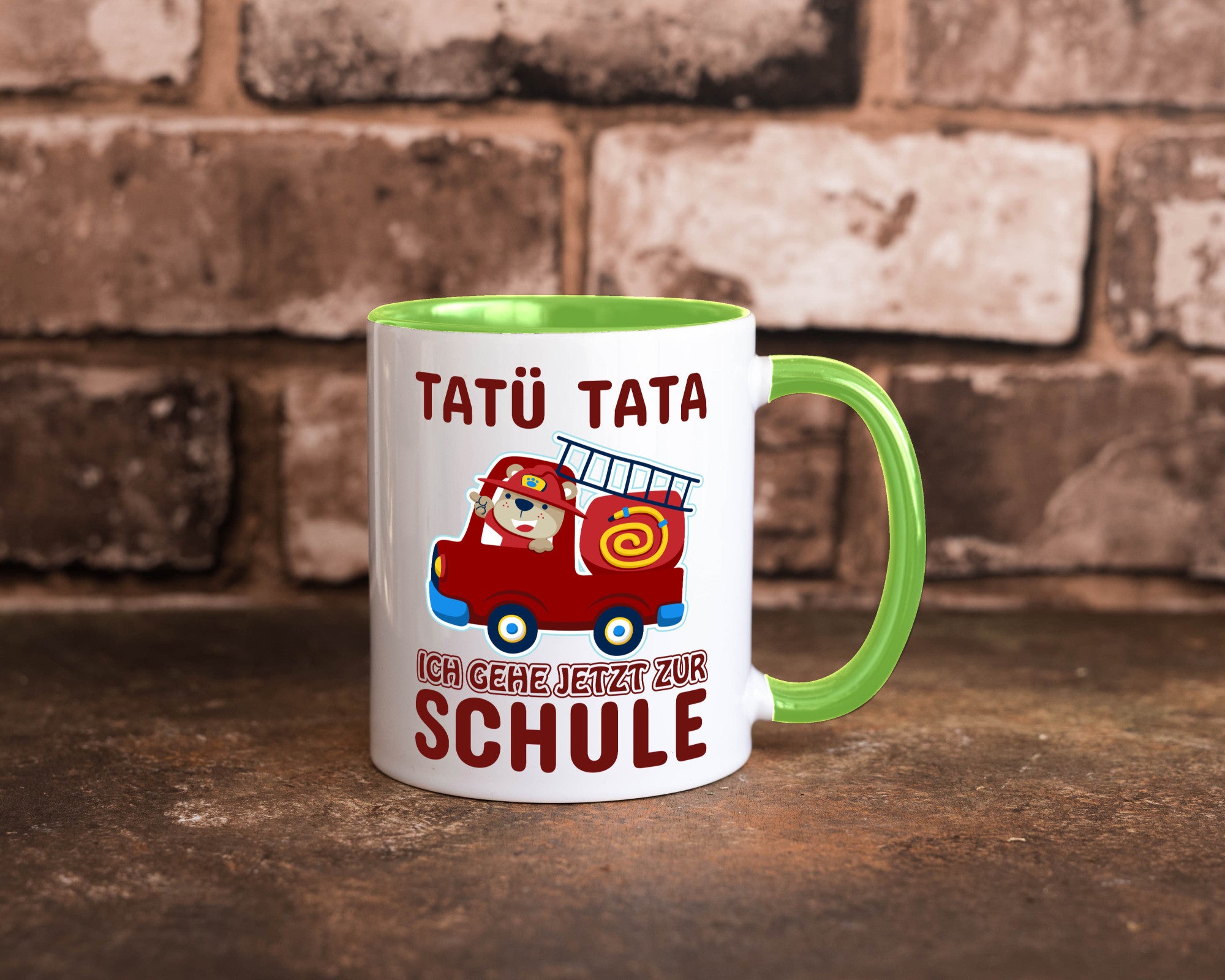 Bär in Feuerwehrauto | Tatü Tata Einschulung Tasse Humor Geschenkidee
