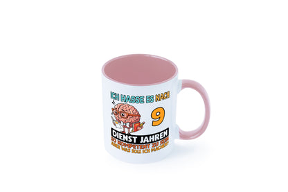 9 Dienstjahre | Arbeit Kompetent Humor Kollegen Büro Geschenkidee Tasse
