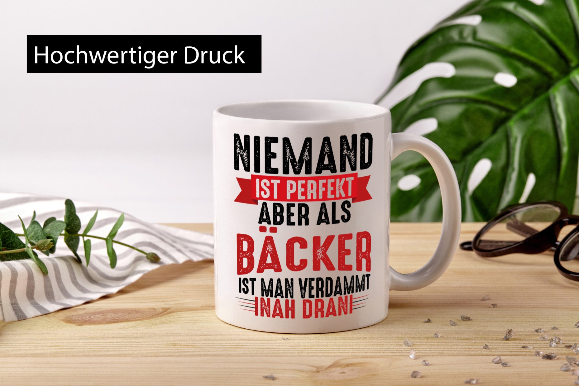 Als Bäcker ist man verdammt nah dran um Perfekt zu sein Geschenkidee Humor Tasse