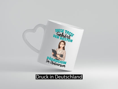 Im Universum: Pädagogin | Pädagogik lustig Humor Geschenkidee Geschenk Tasse