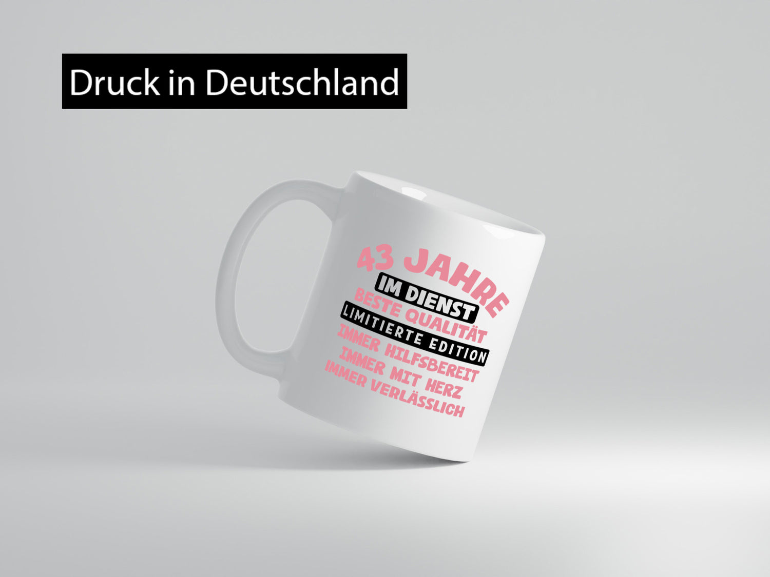 43 Jahre im Dienst | Jubiläum Arbeit v11 Humor Kollegen Büro Geschenkidee Tasse