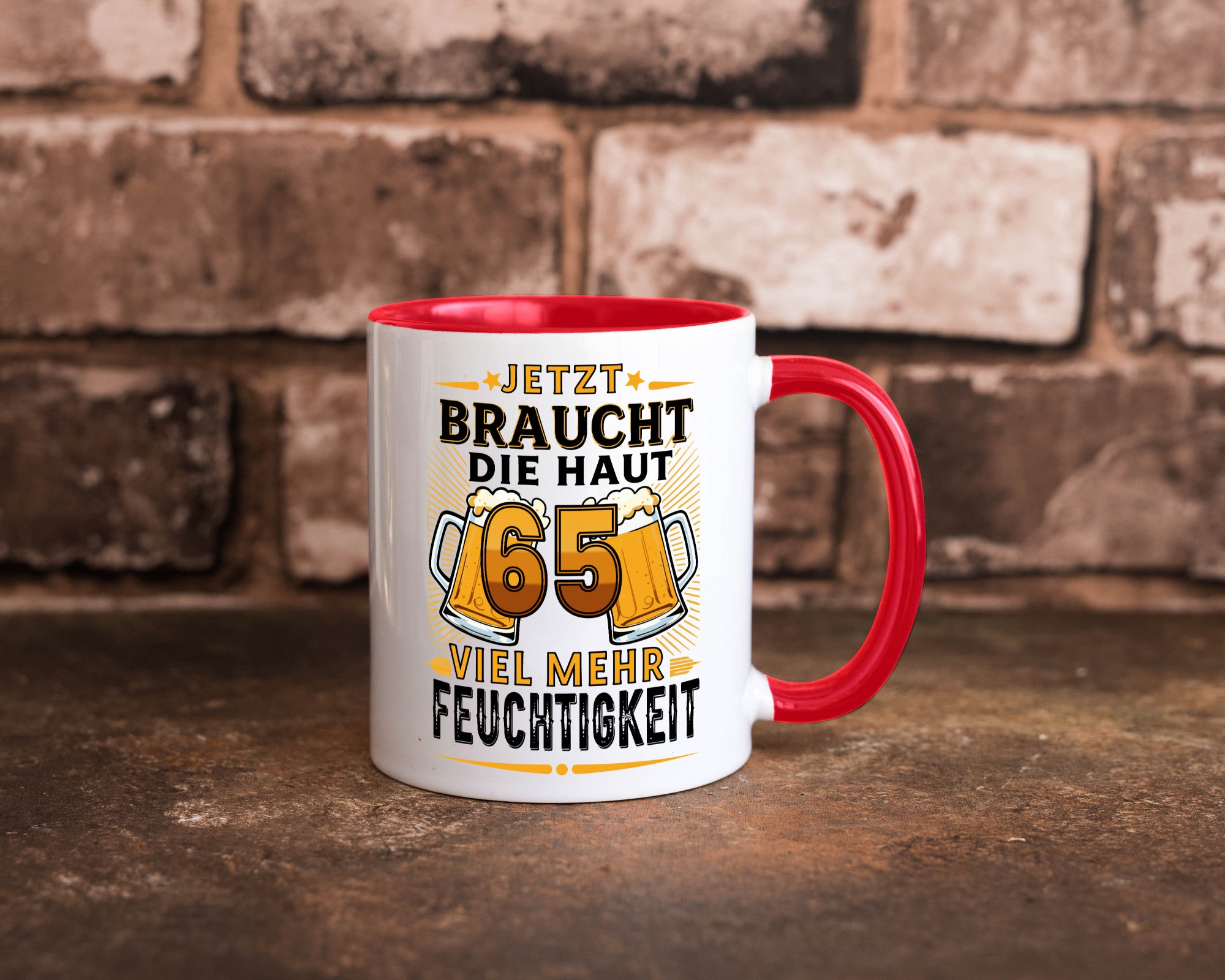 65 braucht die haut mehr Feuchtigkeit | 65. Geburtstag Humor Geschenkidee Tasse
