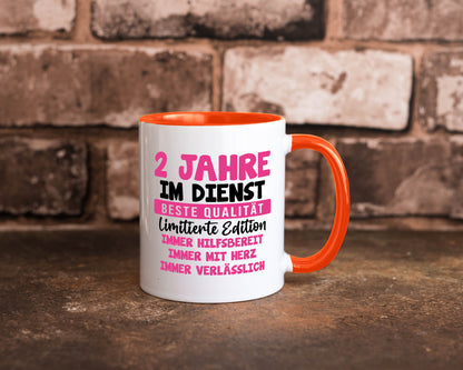 2 Jahre im Dienst | Jubiläum Arbeit v10 lustig Kollegen Büro Geschenk Tasse