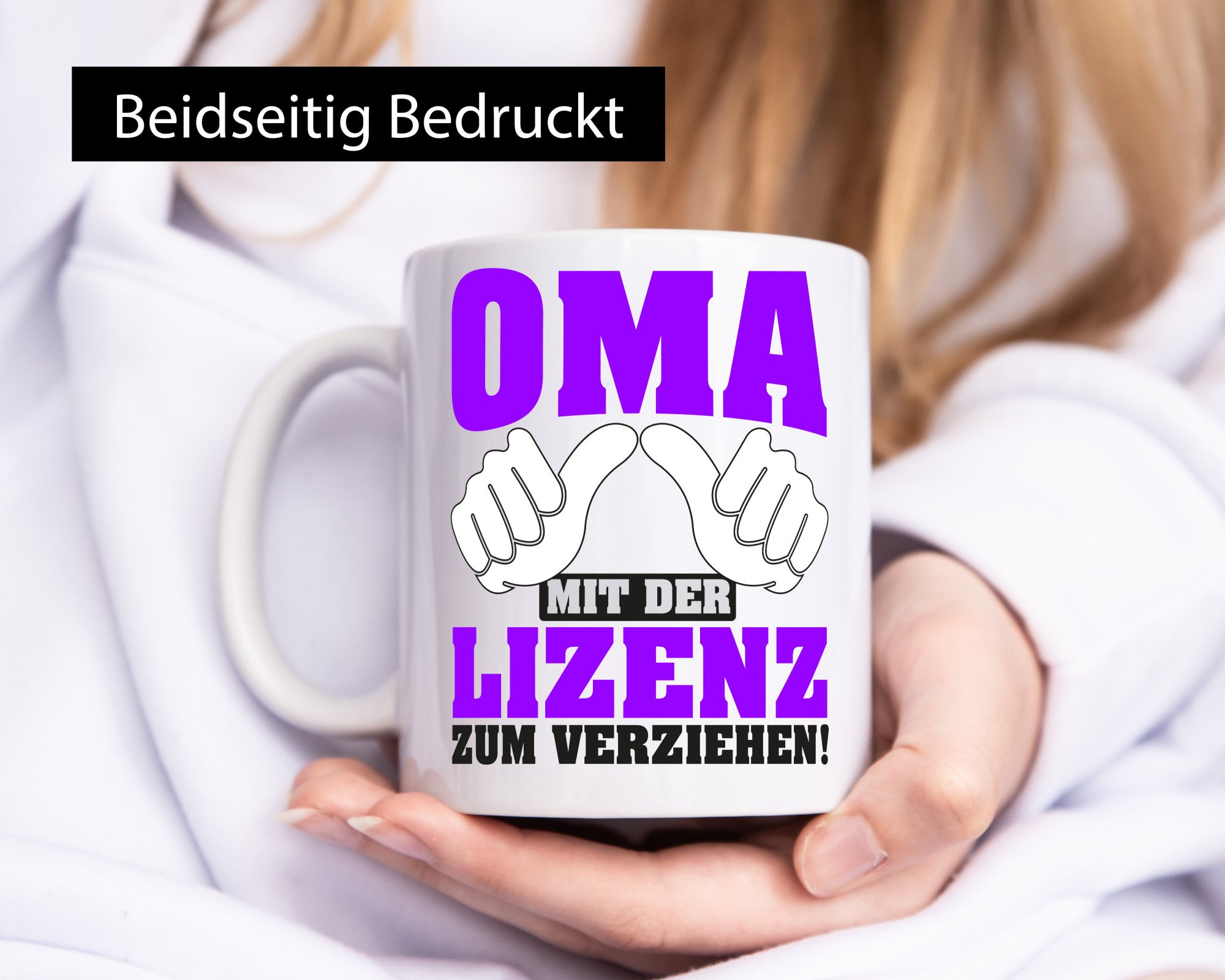 Oma mit Lizenz | Spruch Großmutter lustig Familie Geschenkidee Geschenk Tasse