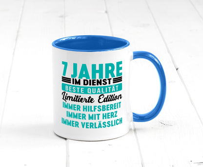 7 Jahre im Dienst | Jubiläum Arbeit v5 Humor Kollegen Büro Geschenkidee Tasse