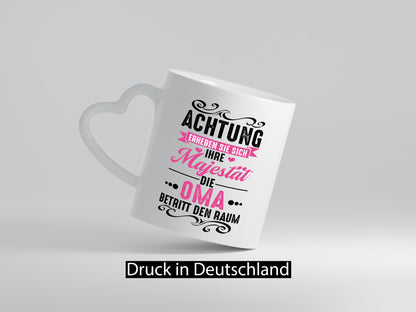 Oma Betritt den Raum | großmutter lustiger Spruch Geschenk Familie Geschenkidee