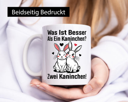 Was ist besser als 1 Kaninchen | Süßes Humor Geschenkidee Tasse