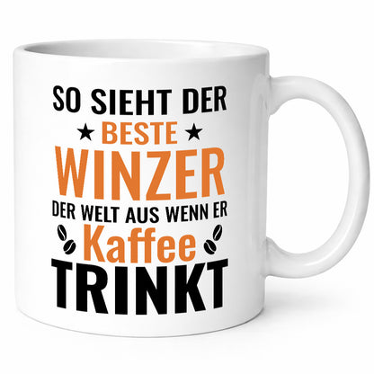 Kaffee trinkt: Winzer | Weinbauer Wein Humor Geschenkidee Tasse