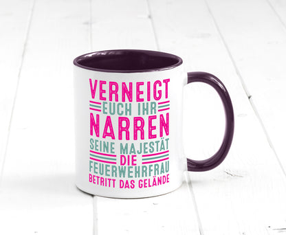 Verneigt euch: Feuerwehrfrau | Feuerwehr v2 Geschenkidee Humor Tasse