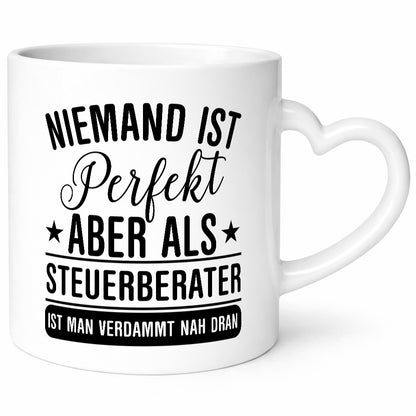 Verdammt nah dran: Steuerberater | Steuern Humor Geschenkidee Tasse