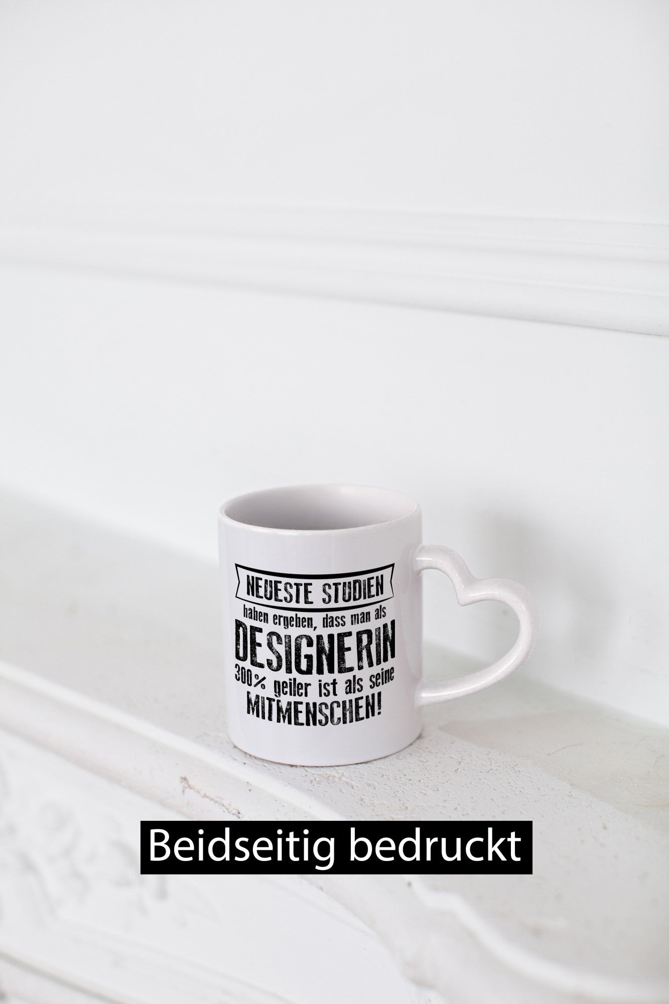 Neuste Studien: Designerin | Mode Geschenkidee Humor Tasse