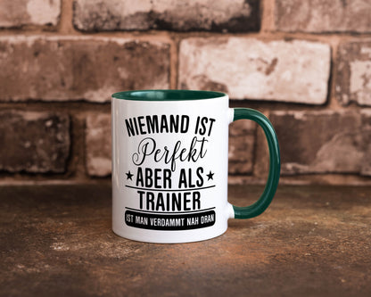 Verdammt nah dran: Trainer | Verein Sport Humor Geschenkidee Tasse