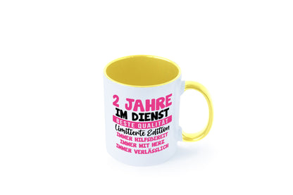 2 Jahre im Dienst | Jubiläum Arbeit v10 lustig Kollegen Büro Geschenk Tasse