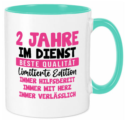 2 Jahre im Dienst | Jubiläum Arbeit v10 lustig Kollegen Büro Geschenk Tasse