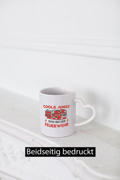 Coole Jungs sind bei der Feuerwehr | Feuerwehrmann lustiger Spruch Geschenk