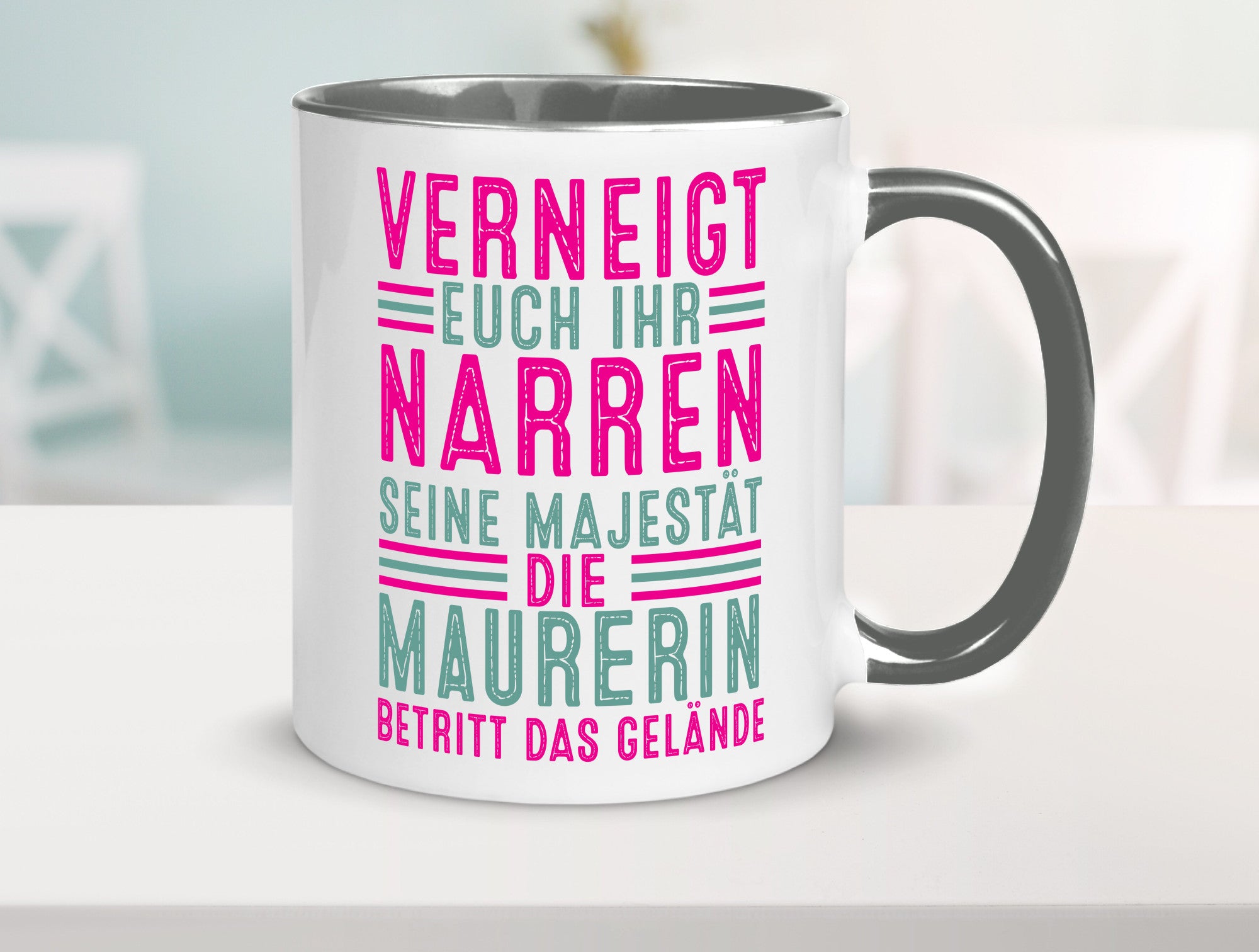 Verneigt euch: Maurerin Humor Geschenkidee Tasse