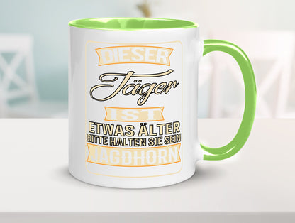 Dieser Jäger ist etwas Älter halten sie sein Jagthorn lustiger Spruch Geschenk