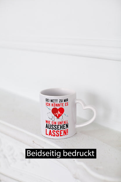 Sei nett zu mir | Krankenschwester Arzt Klinik Spritze v2 lustig Humor