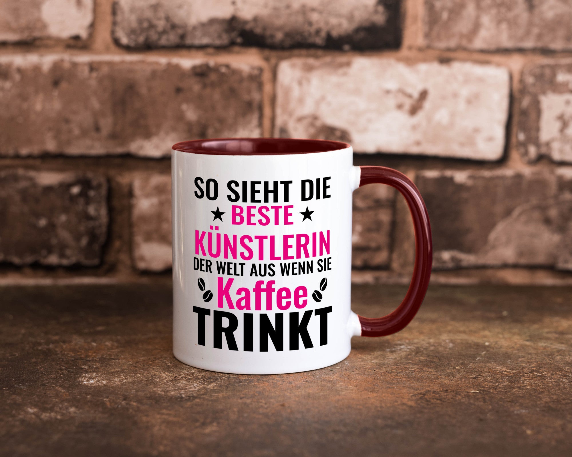 Kaffee trinkt: Künstlerin | Kunst Geschenk Humor Geschenkidee lustiger Spruch